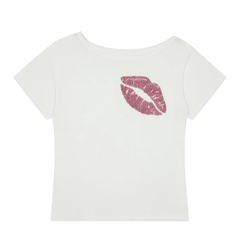 Chic Lip Motif Slim Fit T-Shirt
